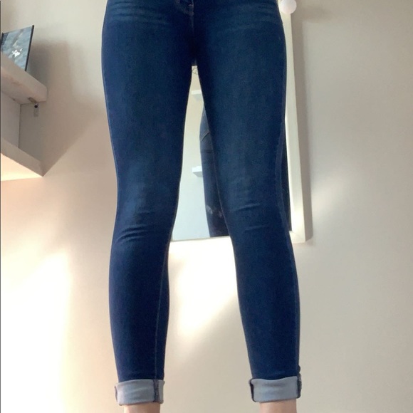 Dark Wash Levi’s - Picture 3 of 4